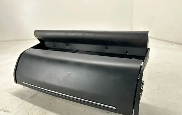 Maserati Ghibli Dashboard storage box/compartment 670066186