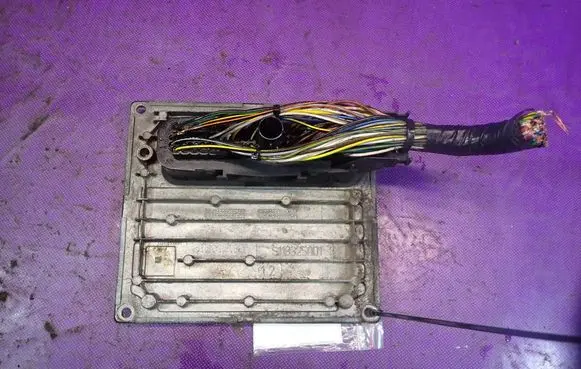 Ford Fiesta Engine control unit/module ECU 4S61-12A650-KB