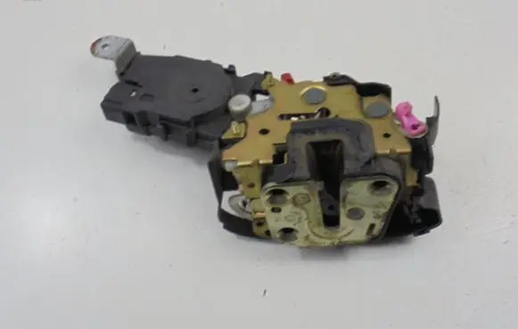Subaru Legacy Front door lock