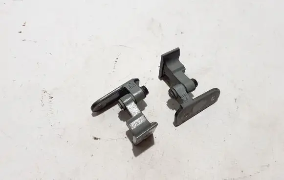 BMW X3 G01 Front door upper hinge 7333062