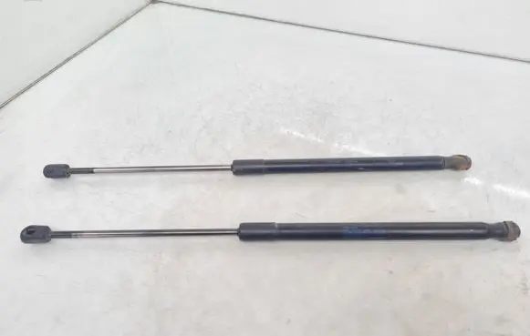 Skoda Octavia Mk2 (1Z) Tailgate strut 1Z9827550