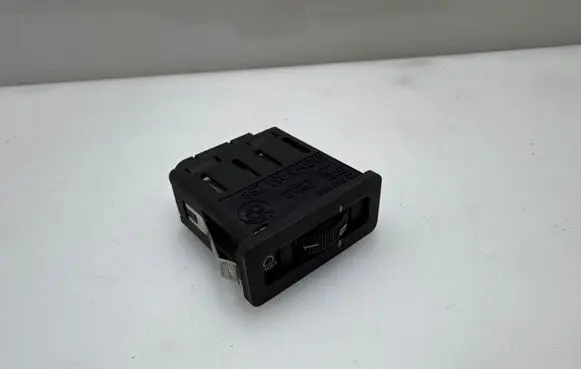 BMW 5 E34 Headlight level height control switch 8351268 21282000