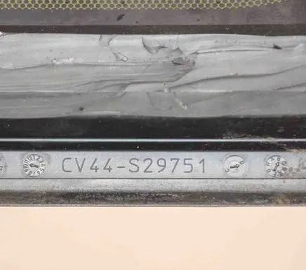 Ford Kuga II Rear side window