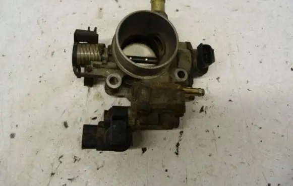 Toyota Corolla E120 E130 Throttle valve 2221000090