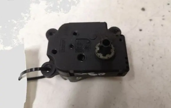 Citroen C5 Air flap motor/actuator P2861001UA31 P2861001