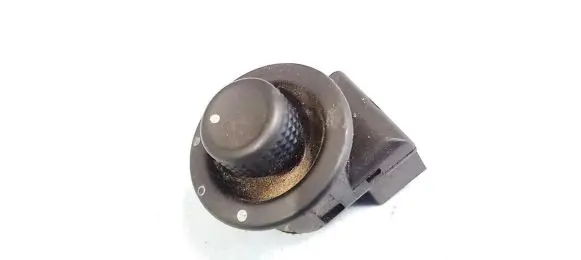 Wing mirror switch