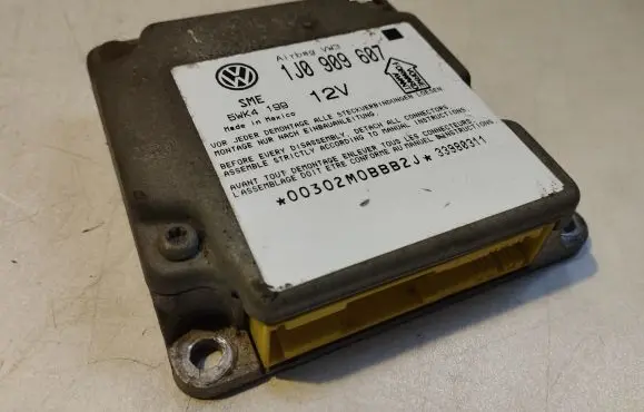 Volkswagen PASSAT B5 Airbag control unit/module 1J0909607
