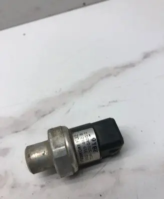 Air conditioning (A/C) pressure sensor