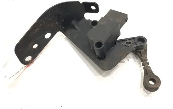 Headlight/headlamp level sensor