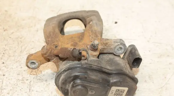 Nissan Qashqai Rear brake caliper 32353311C