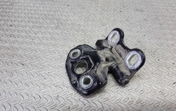 Mercedes-Benz E W210 Front door upper hinge
