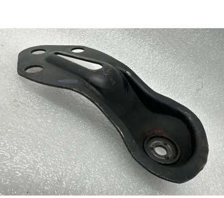 Jaguar XK8 - XKR Engine mounting bracket