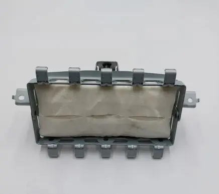 Nissan Leaf II (ZE1) Passenger airbag 0589P1000258