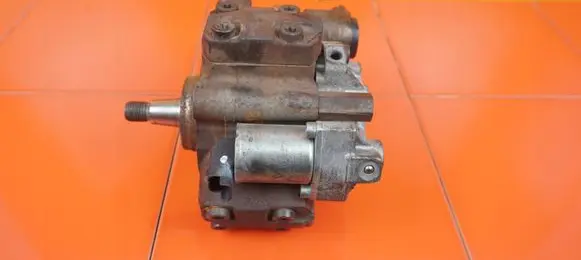 Land Rover Discovery 3 - LR3 Fuel injection high pressure pump 7H2Q9B395CH 276DT