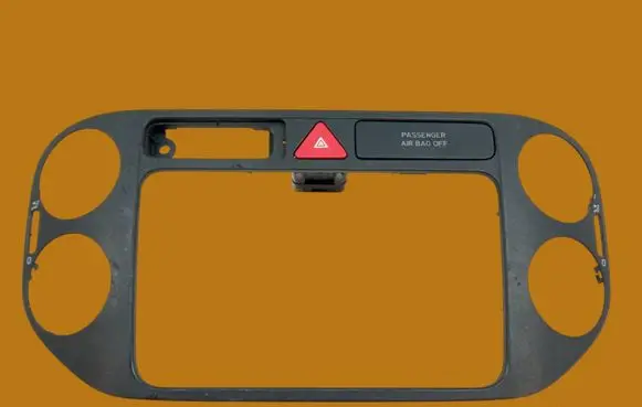 Volkswagen Golf V Radio/GPS head unit trim 5M0858071J