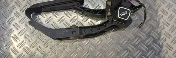 Mercedes-Benz E W211 Accelerator throttle pedal A2113000404