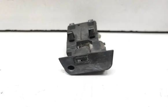 BMW X5 E70 Windshield washer spray nozzle 