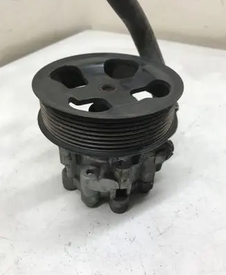Land Rover Discovery 3 - LR3 Power steering pump