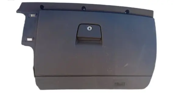 Glove box