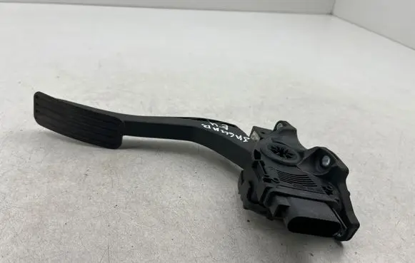 Jaguar XF X250 Accelerator throttle pedal 9X239F832AA G95YE03 6PV00969800