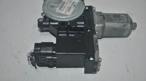 KIA Carnival Front door window regulator with motor 824504D010 WH575P0 0620200770