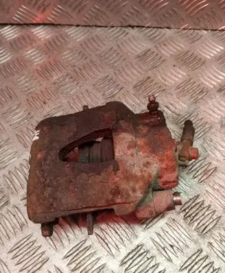 Volkswagen Polo IV 9N3 Front brake caliper