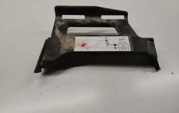 Battery bracket