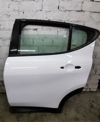 Alfa Romeo Tonale Rear door