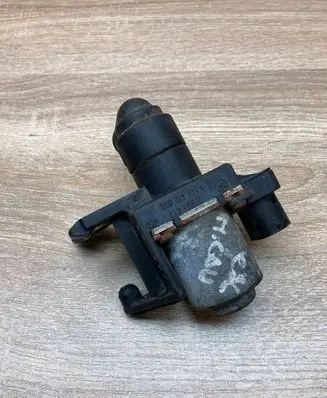 BMW 3 E36 Coolant heater control valve 8391418 1147412052