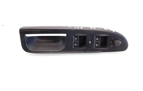 Volkswagen PASSAT B6 Electric window control switch 3C2867172