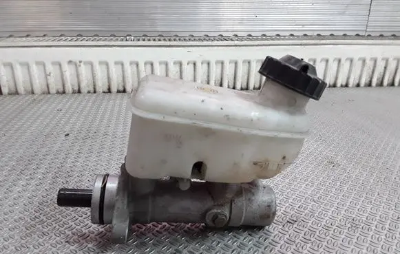 Master brake cylinder