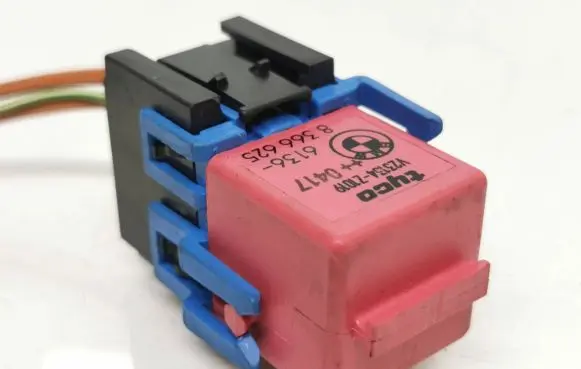 BMW X5 E53 Other relay 8366625 61368366625 V23134Z1019