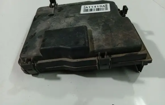Honda CR-V Fuse box cover 008541070301