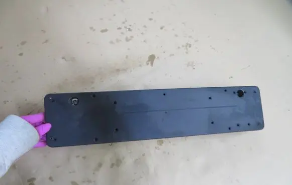 Front bumper mounting bracket