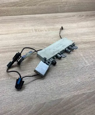 BMW 5 E39 Aerial antenna amplifier 8378090 8362532