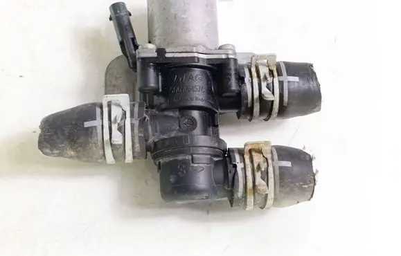 Volkswagen PASSAT B8 Coolant heater control valve 5Q0906457C