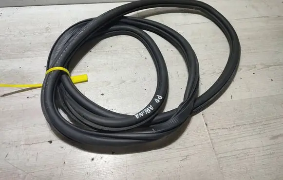 Seat Arona Front door rubber seal 