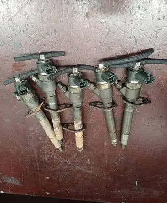 Volvo V70 Fuel injector 0445110251 30750283