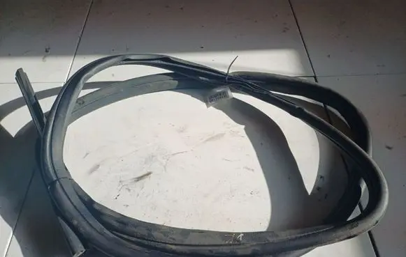 Ford C-MAX I Rubber seal front coupe door 