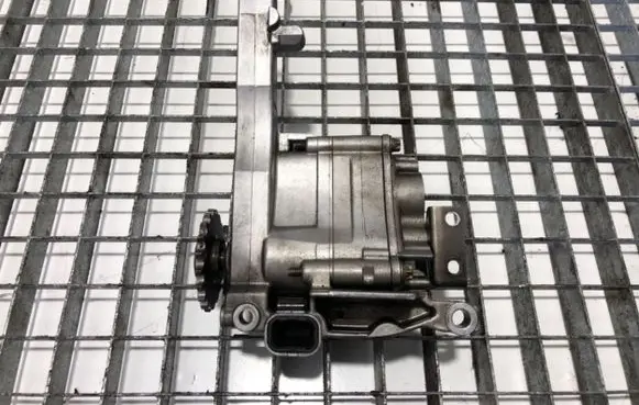 Mercedes-Benz Sprinter W906 Oil pump A6421810647