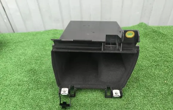 Audi e-tron Glove box central console 4KL857925B 0483405