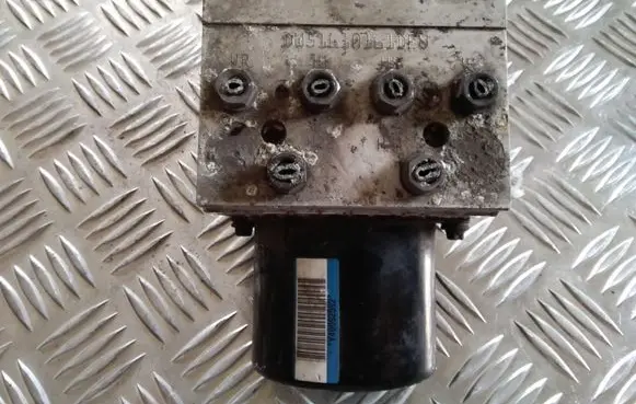 Volkswagen PASSAT B6 ABS Pump 3C0614095M 15747702 S118676023B