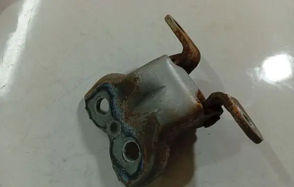 Toyota Yaris Front door upper hinge 
