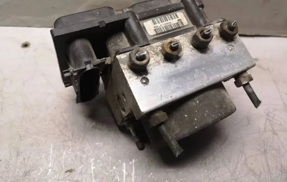Nissan Note (E11) ABS Pump 0265231732 476609U100 0265800518