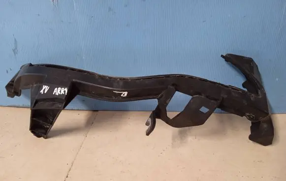Subaru XV Headlight/headlamp mounting bracket 