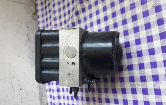 Skoda Octavia Mk1 (1U) ABS Pump 54467705
