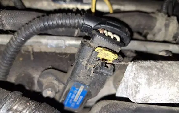 Opel Astra H Air pressure sensor 0281002437