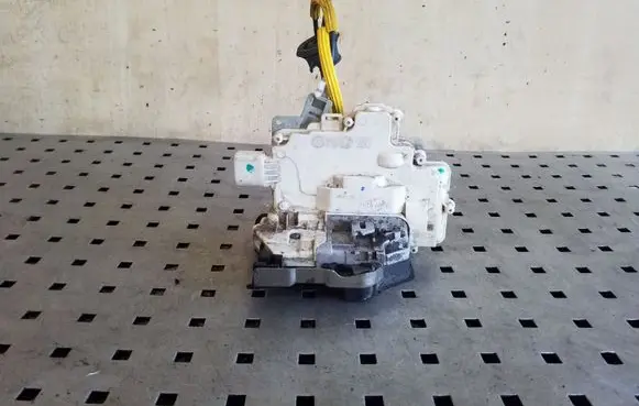 Audi Q5 SQ5 Front door lock 8J2837015A