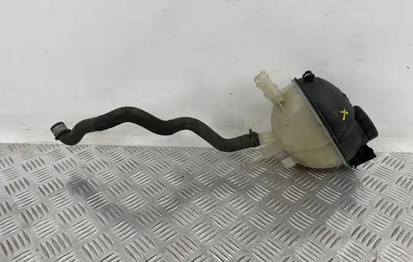 Mercedes-Benz C W204 Coolant expansion tank/reservoir A2045000549