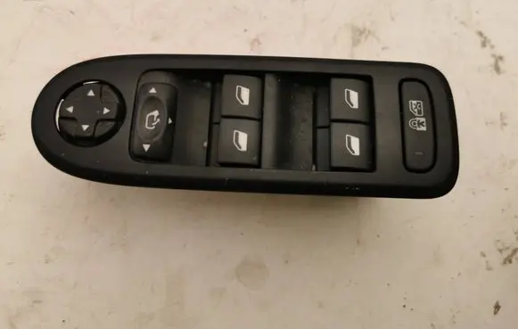 Peugeot 508 Electric window control switch 98026370ZD 30170647
